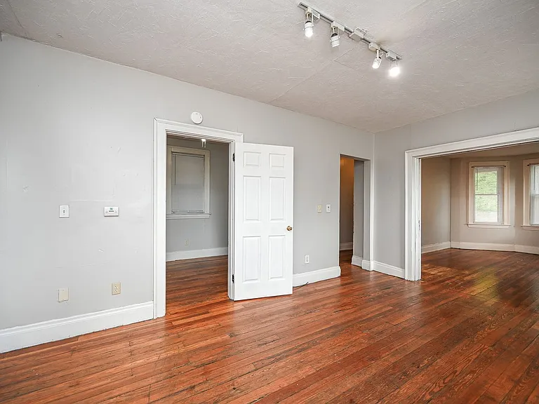 2125 W Clifton Ave #A — Photo 13