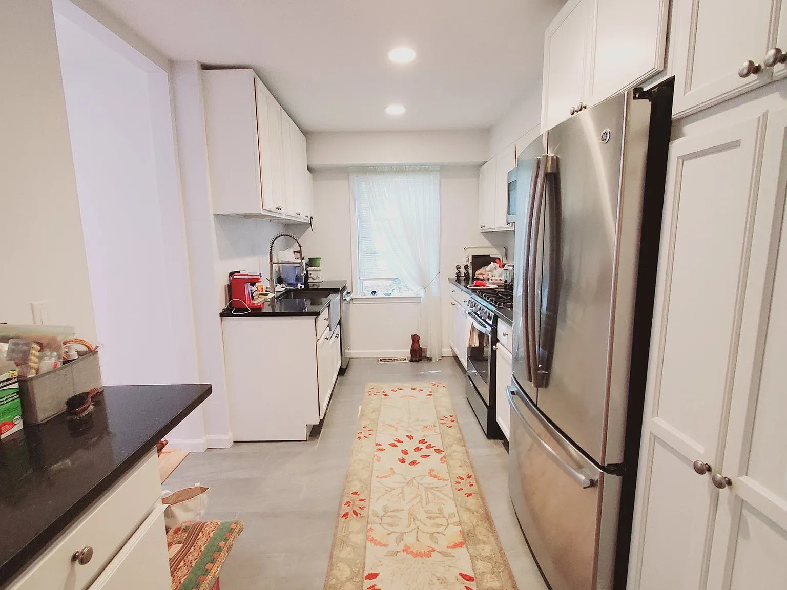 3 bed, 1.5 bath, 1300 sqft, $3,700 — Photo 2