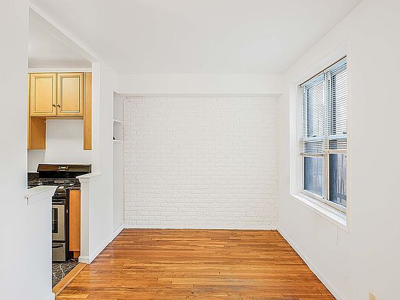 4th image of 350 E 30th St APT 5P