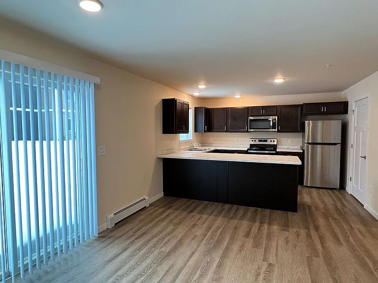713 Caroline St — Photo 182