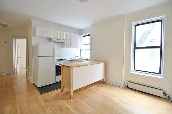 Rented by Julianna Realty Corp | media 6
