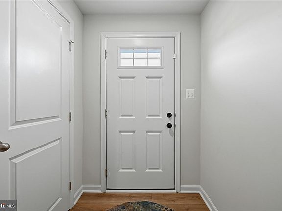 5th image of 119 Kensington Cir
