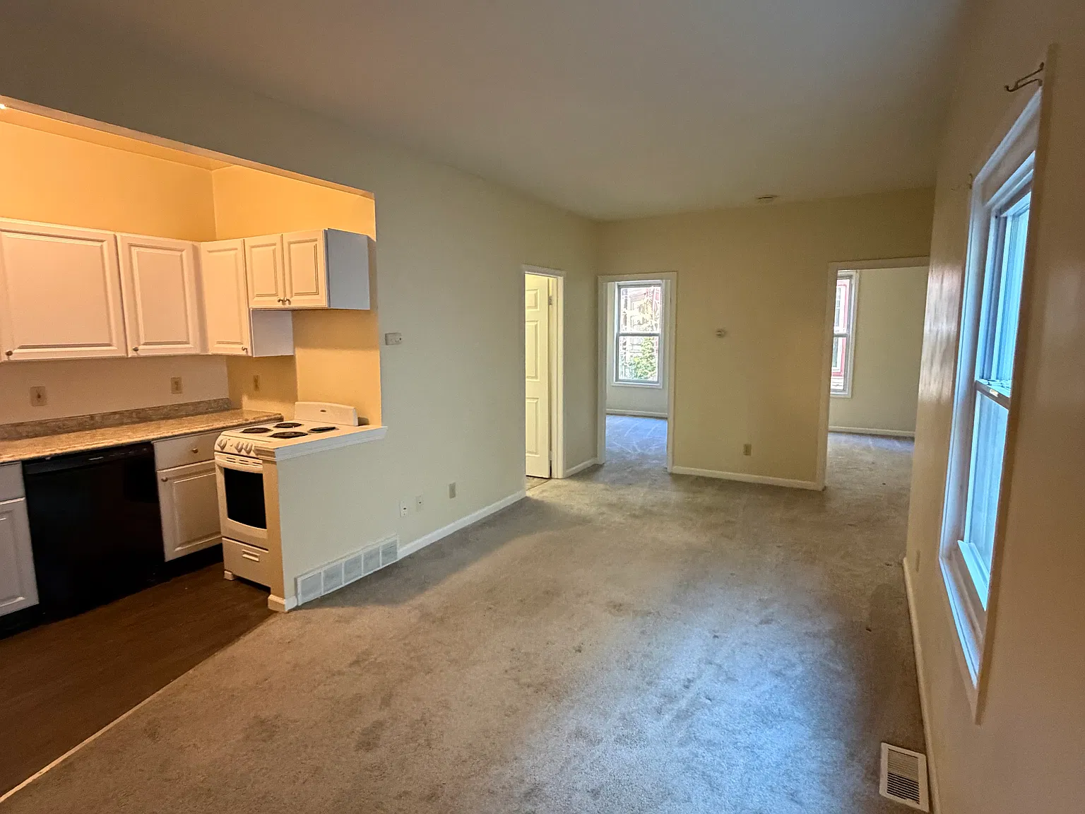 2 bed, $1,025 — Photo 4