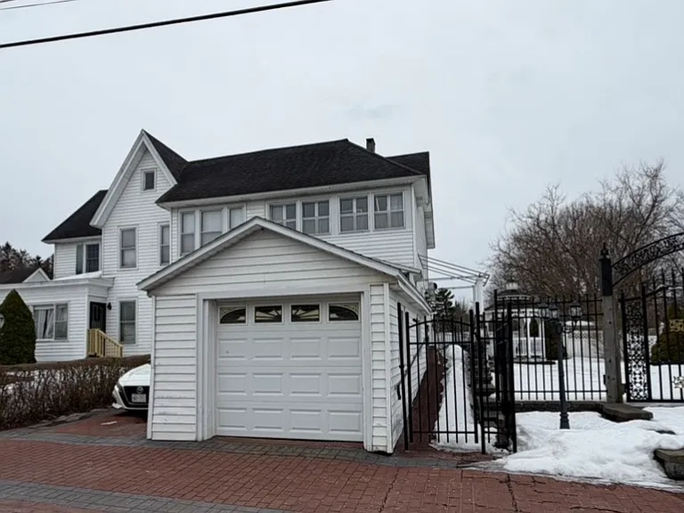 19 Fox St #1-2 — Photo 1