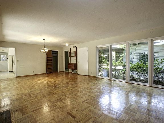 5th image of 543 Alger Dr