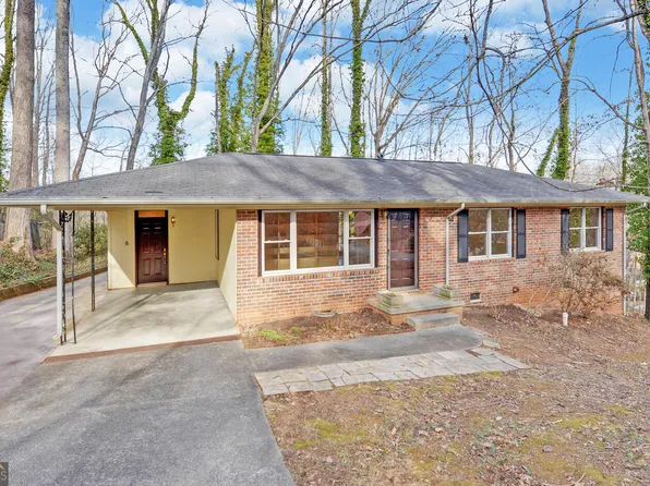 286 Hickory Cir, Toccoa, GA 30577