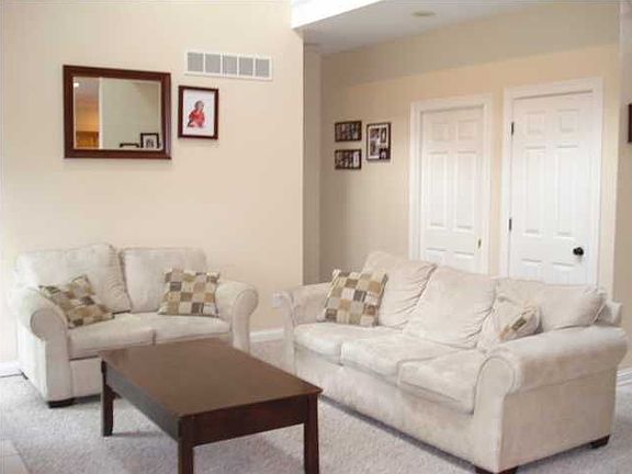 3rd image of 3043 Elmridge Dr