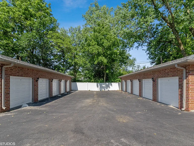 15524 Cicero Ave — Photo 18