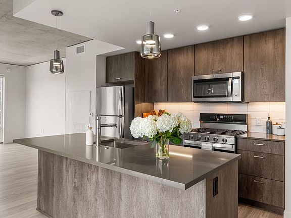 5th image of 1640 SW Yamhill St #302