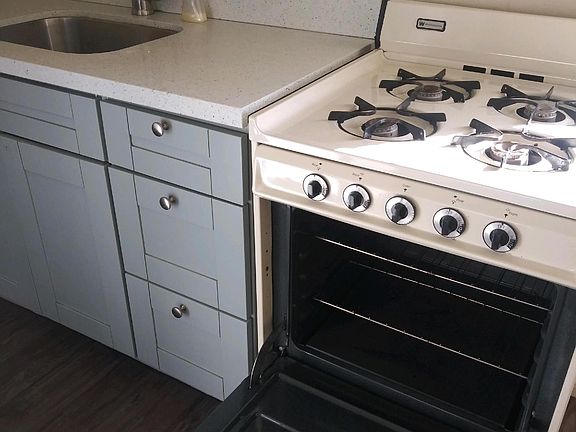 3rd image of 1135 Hollister St #1