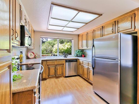 3rd image of 1111 Brookline Cir