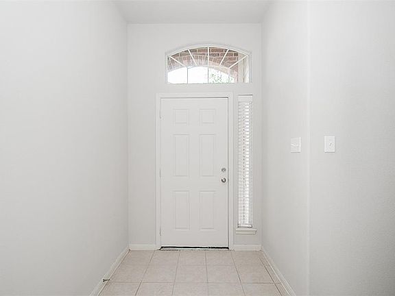 4th image of 25323 Calico Woods Ln