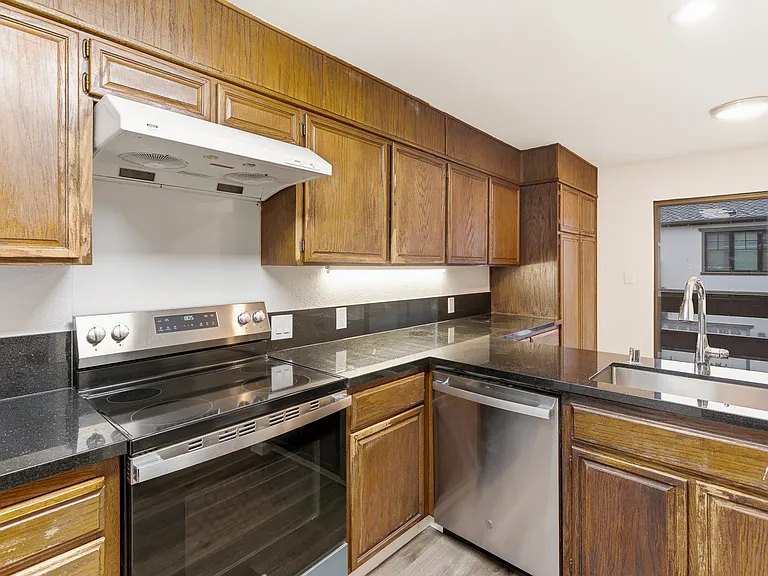 58 E Poplar Ave #5 — Photo 6