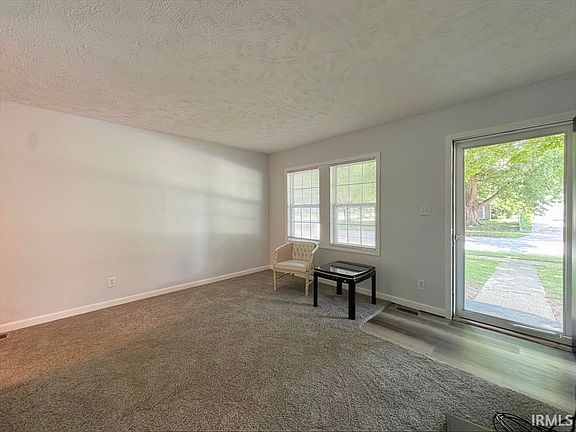 4th image of 1012 Chippewa Ln