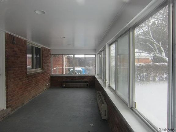 3rd image of 21128 Brooklawn Dr