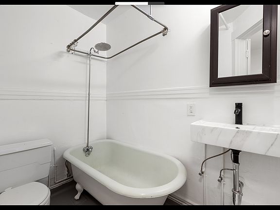 4th image of 985 Pine St #3