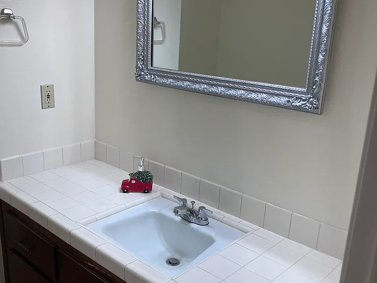 2526 E Andrews Ave #101 — Photo 9