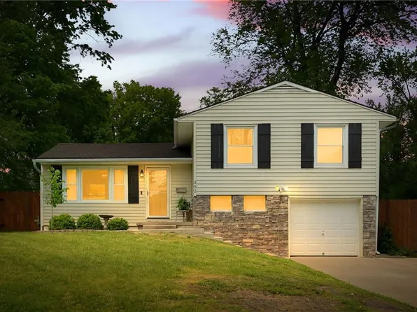 302 Brookside Dr, Belton, MO 64012