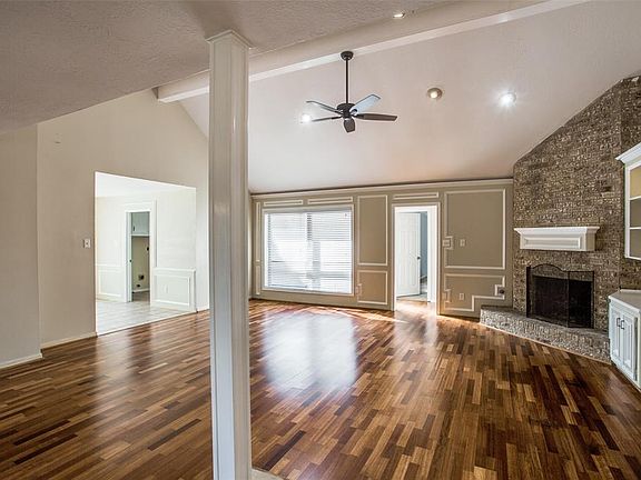 3rd image of 15422 Cabildo Dr