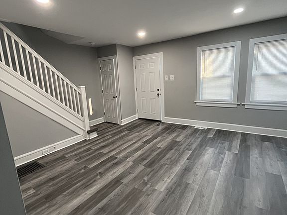 2nd image of 1211 Johnson St