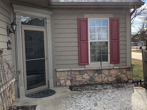 Front entrance with Patio