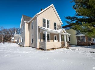 2403 11th St #A, Moline, IL 61265