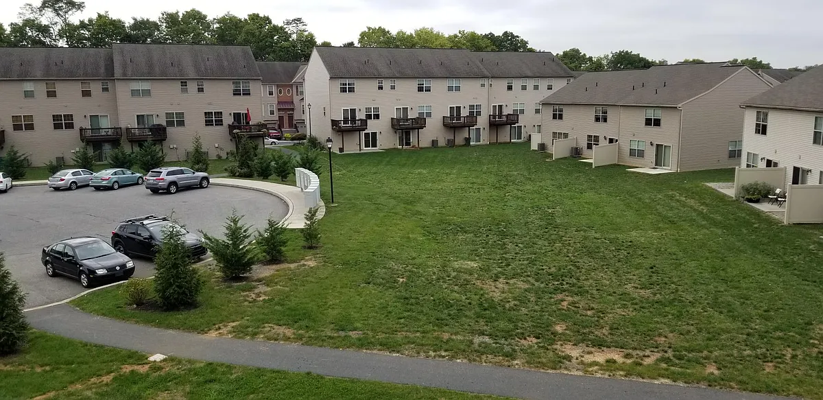 Building Photo - 6441 Creekbend Dr