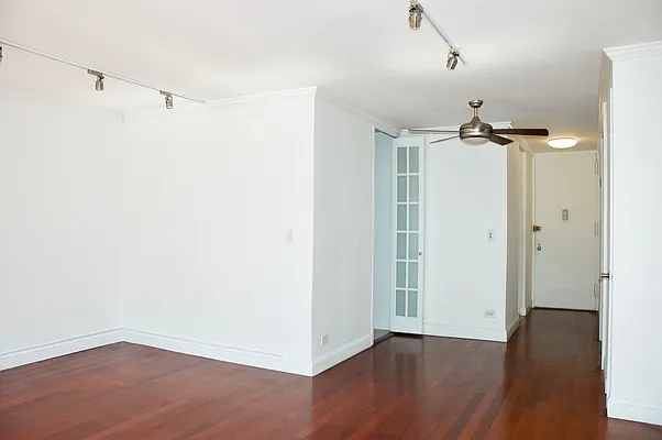 Rented by City Connections Realty | media 4