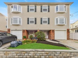 15-42 209th St, Bayside, NY 11360