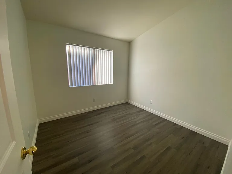 8029 Sierra Largo Dr — Photo 25