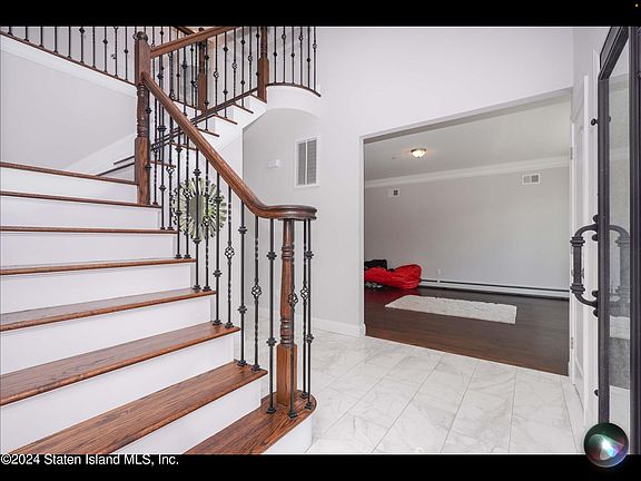 5th image of 493 Butler Blvd