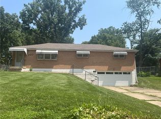 707 N Morse Ave, Liberty, MO 64068