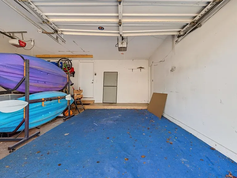26070 N Lake Dr — Photo 7