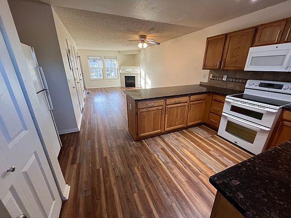 3rd image of 3046 W 107th Pl Unit B
