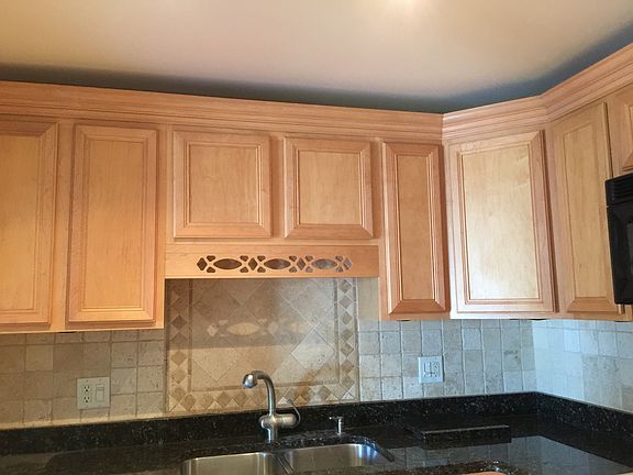 5th image of 3223 W Parkway Dr APT 3B