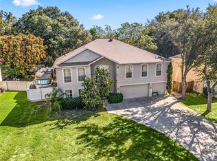 901 Daybreak Dr, Fruitland Park, FL 34731