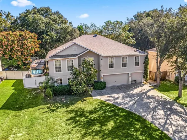 901 Daybreak Dr, Fruitland Park, FL 34731