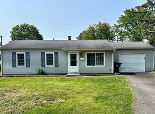 814 Spruce Ct, Streamwood, IL 60107