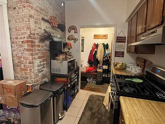 4th image of 434 Maline St