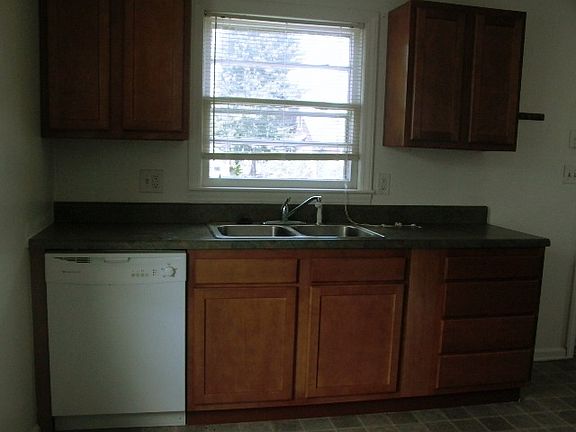 2nd image of 826 Florida St