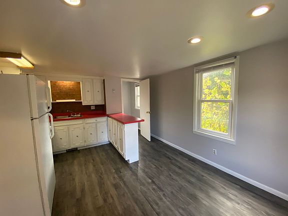 4th image of 3104 Coit Ave NE APT 5