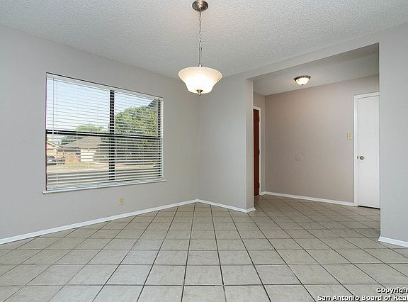 5th image of 2922 Quiet Plain Dr