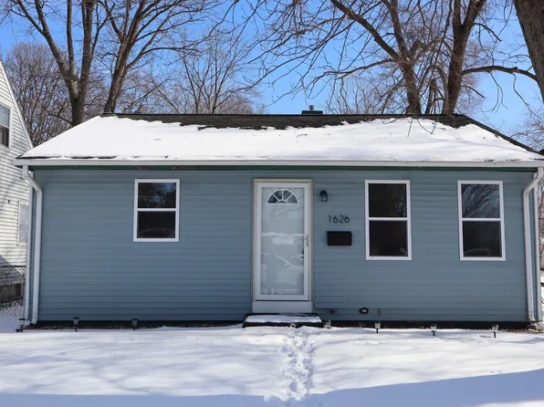 1626 Fremont St, South Bend, IN 46628