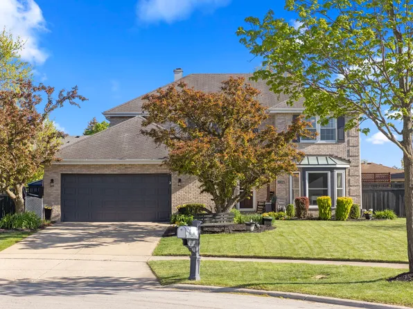 1801 Newport Rd, Downers Grove, IL 60516