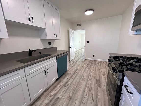 4th image of 5430 Corteen Pl APT 43