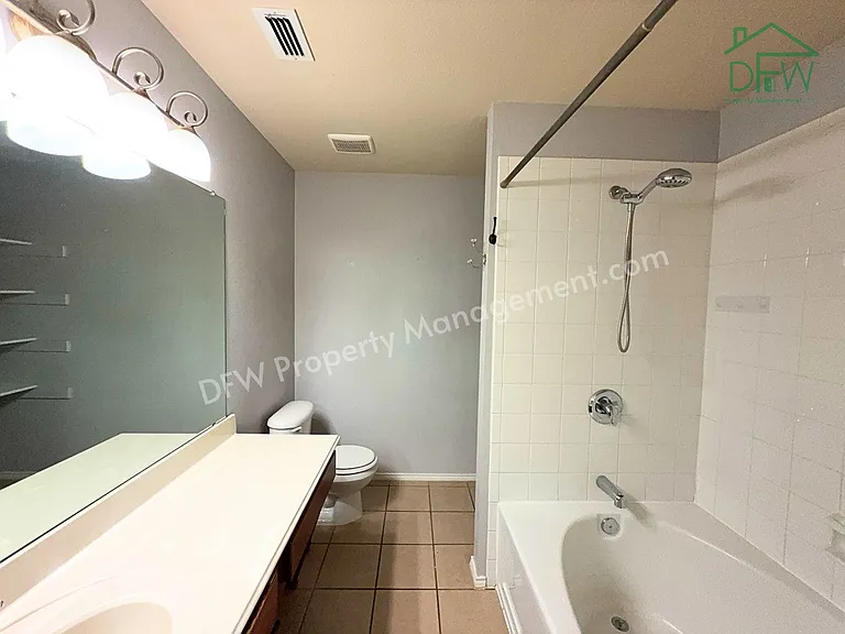 9120 Goldenview Dr — Photo 13