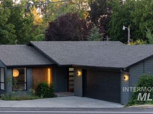 3901 W Hill Rd, Boise, ID 83703