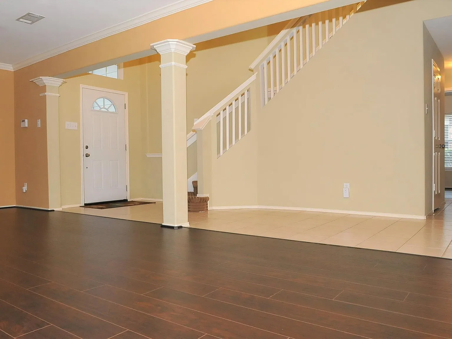 3 bed, 2.5 bath, 2362 sqft, $2,200 — Photo 4