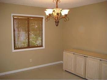 3rd image of 647 Huntington Ave