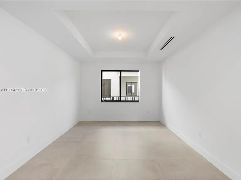 19701 NE 16th Pl — Photo 27